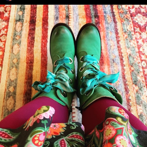 Fluevog East End Gladstone Mid-Calf Laceup Heeled Leather Boots Like New - Picture 15 of 16